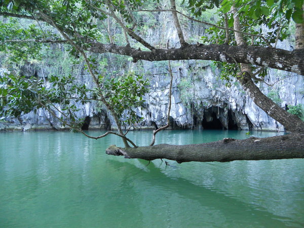 The photogenic entrance to the cave