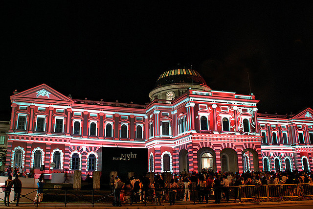 Red light district? No, it's the National Museum of Singapore (Photo by Miguel Vieira)