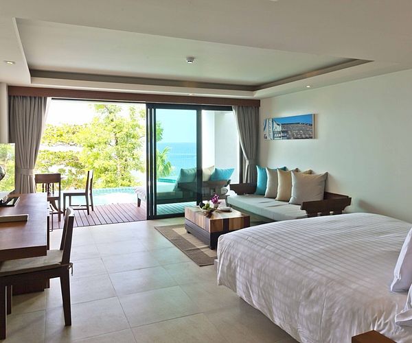 Deluxe Seaview Pool Access