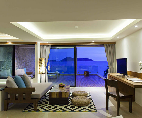 Junior Suite Pool Access