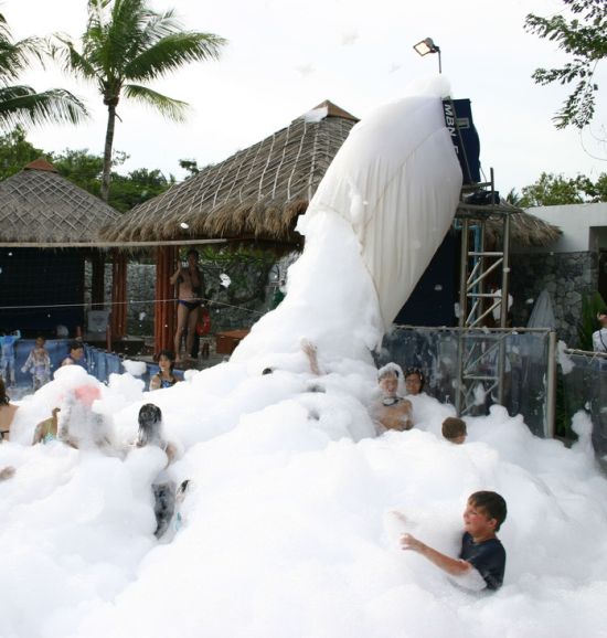 Foam Party on Ice, Singapore